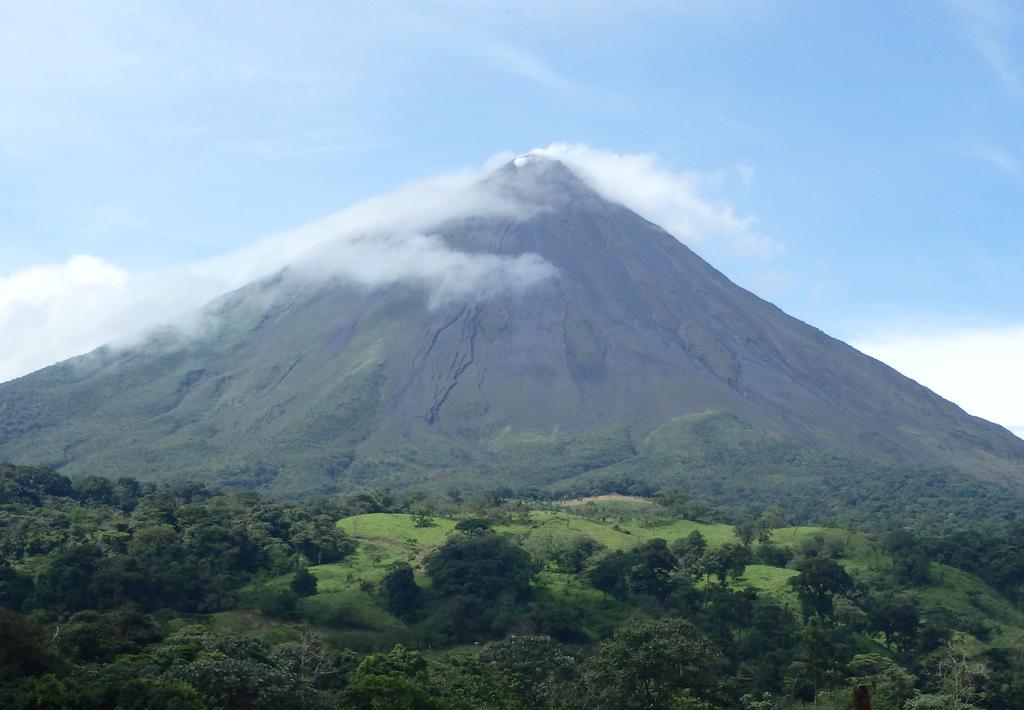 Hotel Tangara Arenal B&B La Fortuna 外观 照片