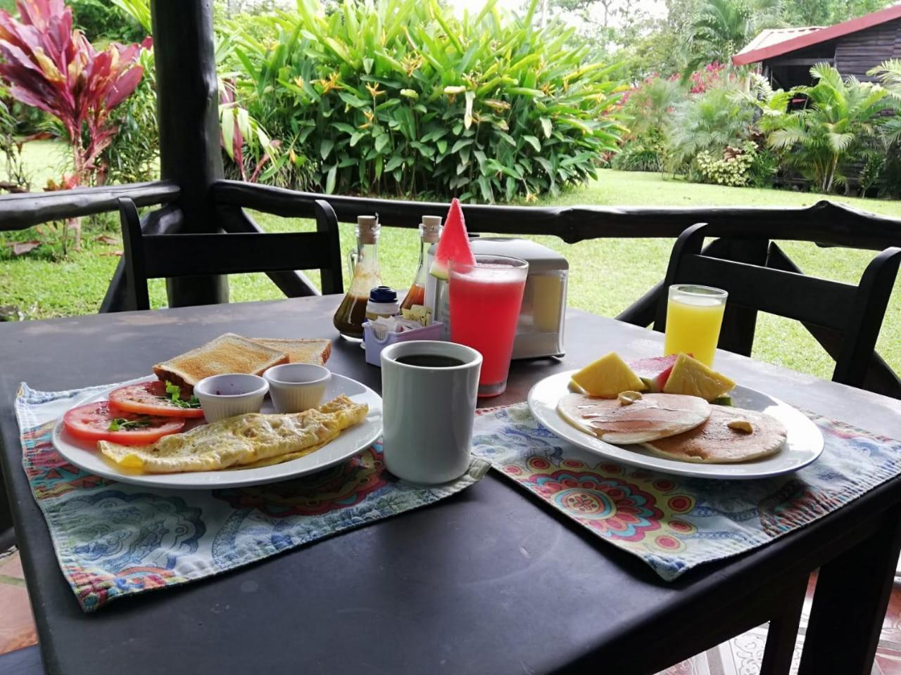 Hotel Tangara Arenal B&B La Fortuna 外观 照片